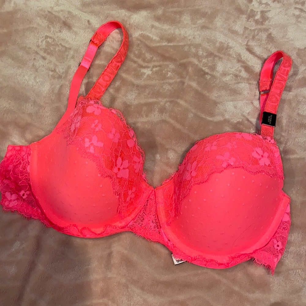 NWT Dream angels lined Demi bra